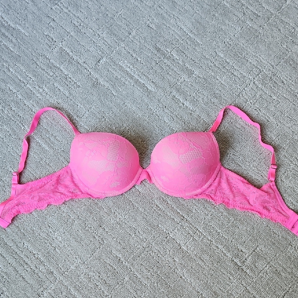 Victoria's Secret Pink Push-Up Biofit Bra with Underwire Support